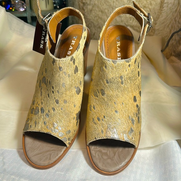 Trask Brand “Parker” shoes heels sandals leopard open toe 10M NIB silver - Picture 2 of 10